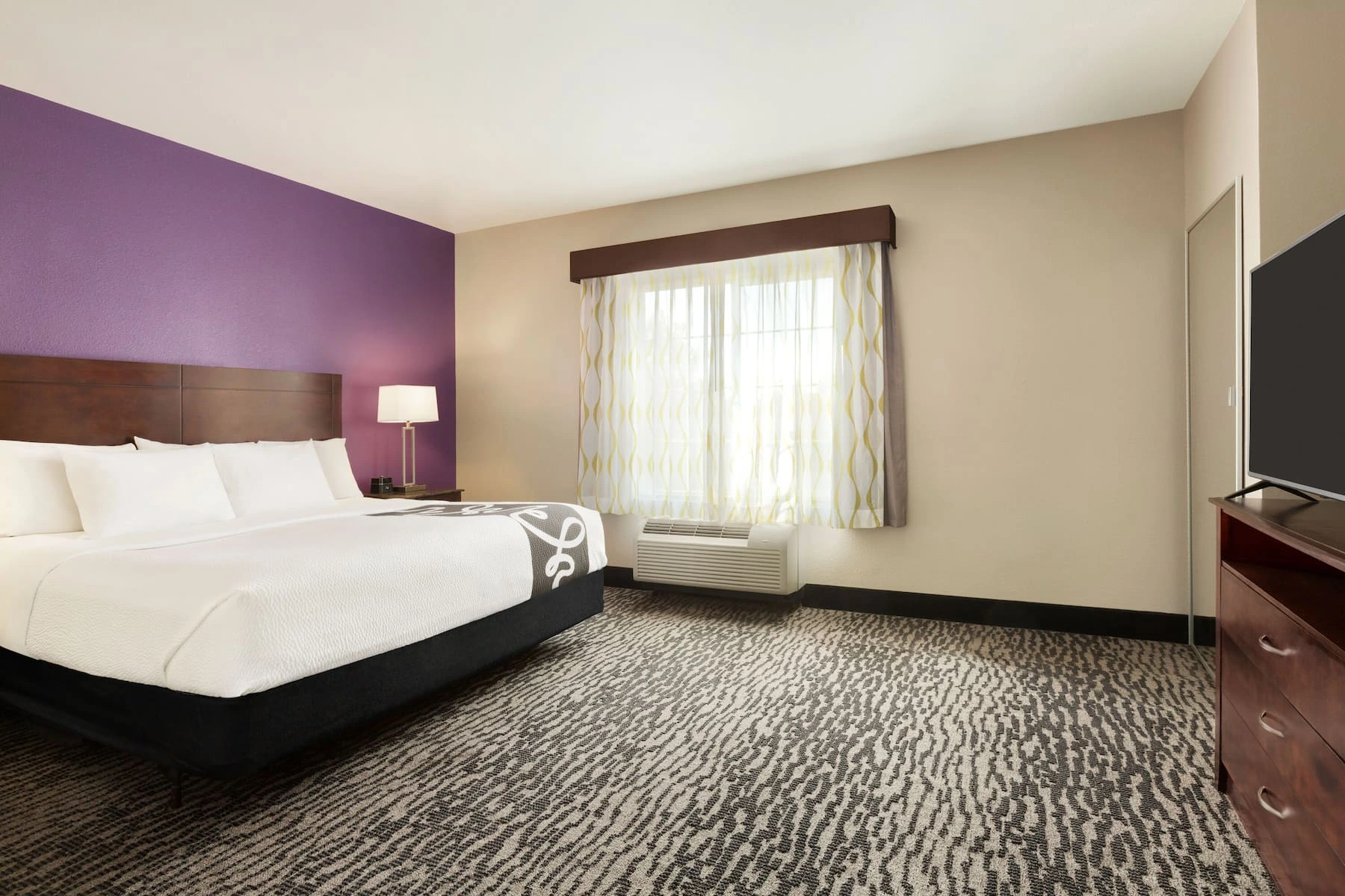 Suite with sofa and work desk
